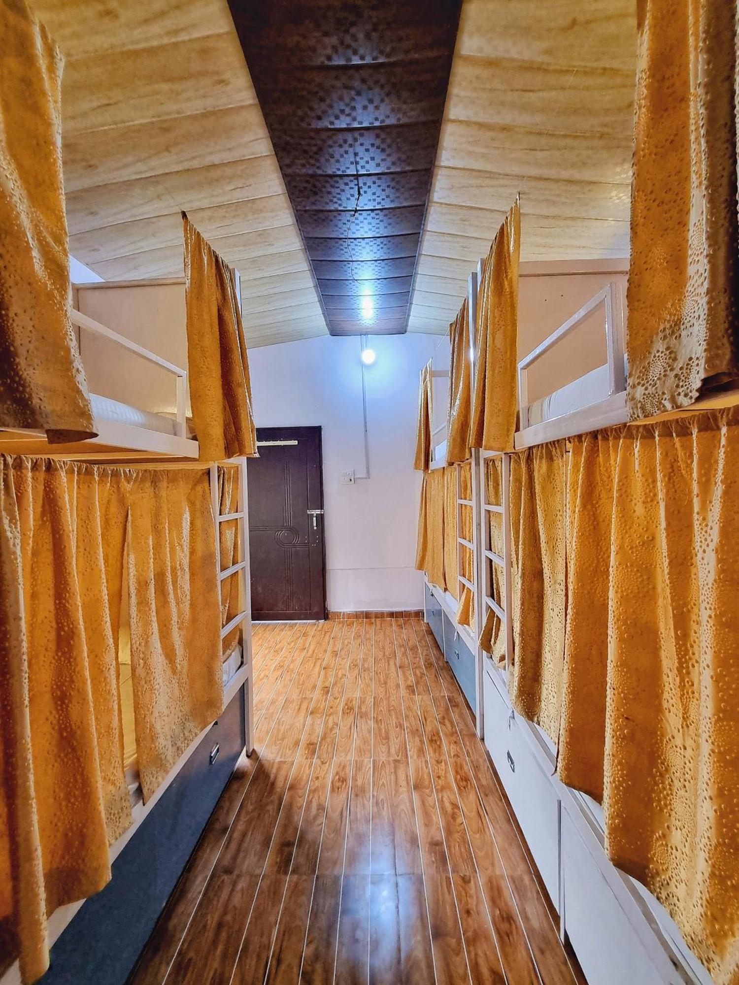 רישיקש Landlopers Hostel מראה חיצוני תמונה