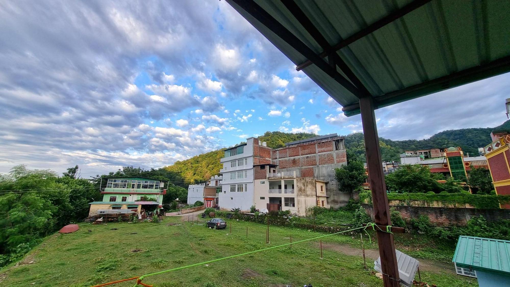 רישיקש Landlopers Hostel מראה חיצוני תמונה