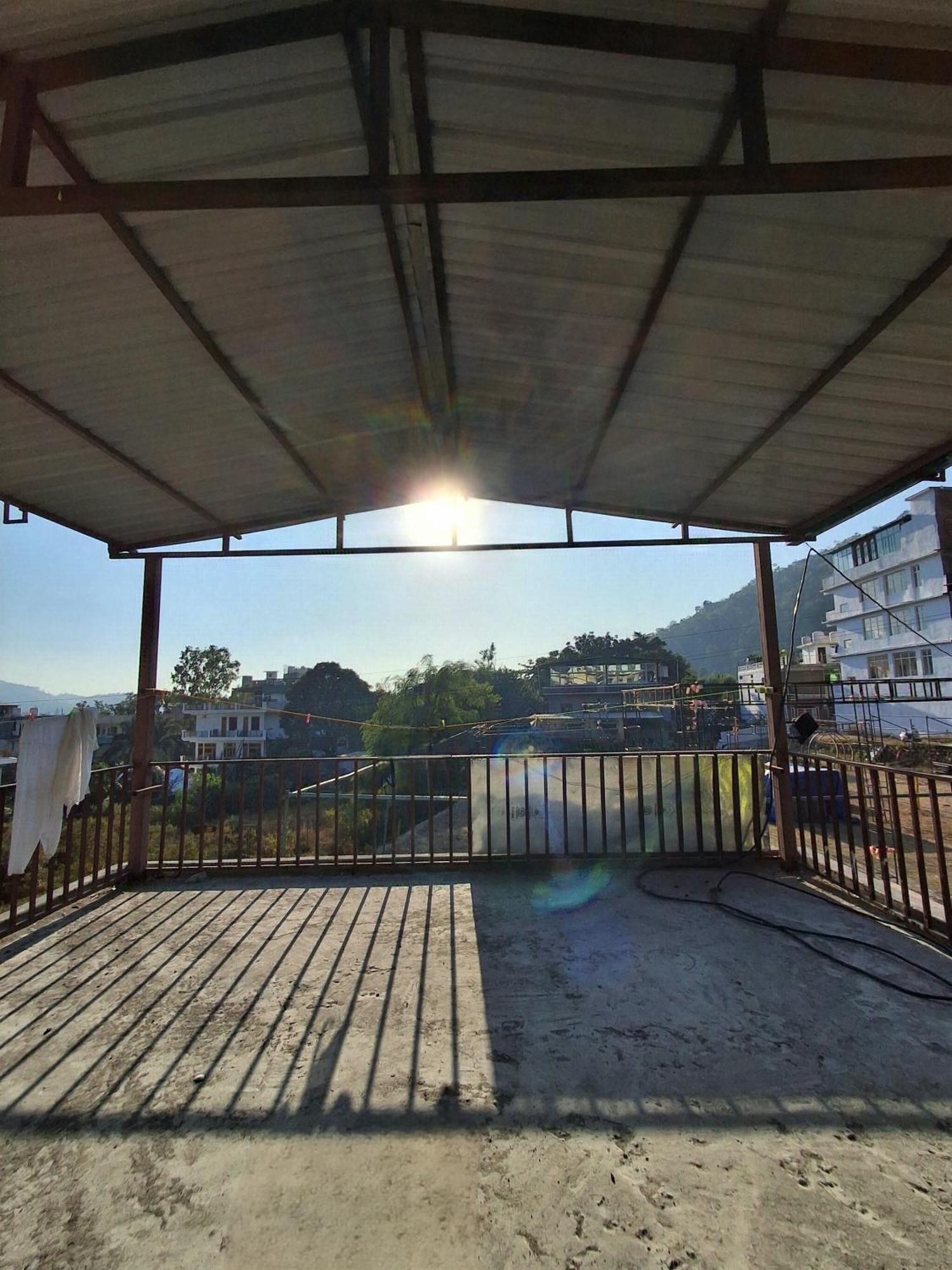 רישיקש Landlopers Hostel מראה חיצוני תמונה